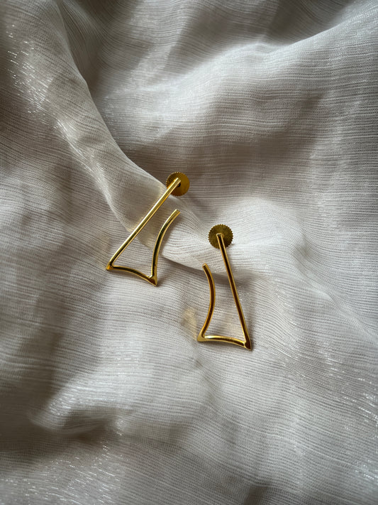 Geometric Golden CURVE EARRING