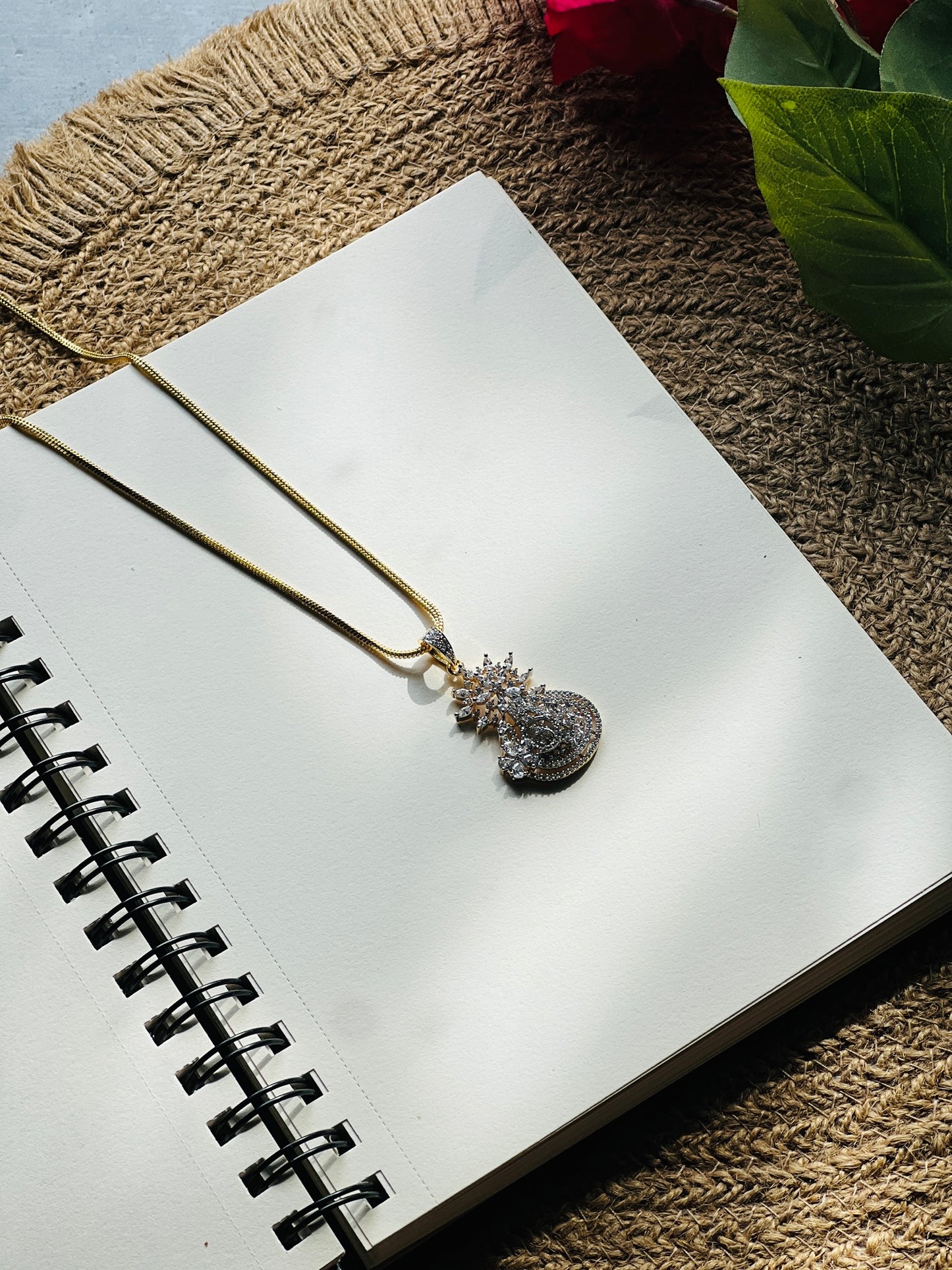 Meher Luxe Pendant Chain