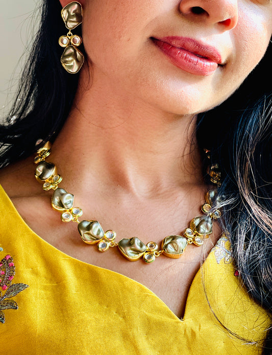 Eternal Grace Neckpiece - Neckpiece