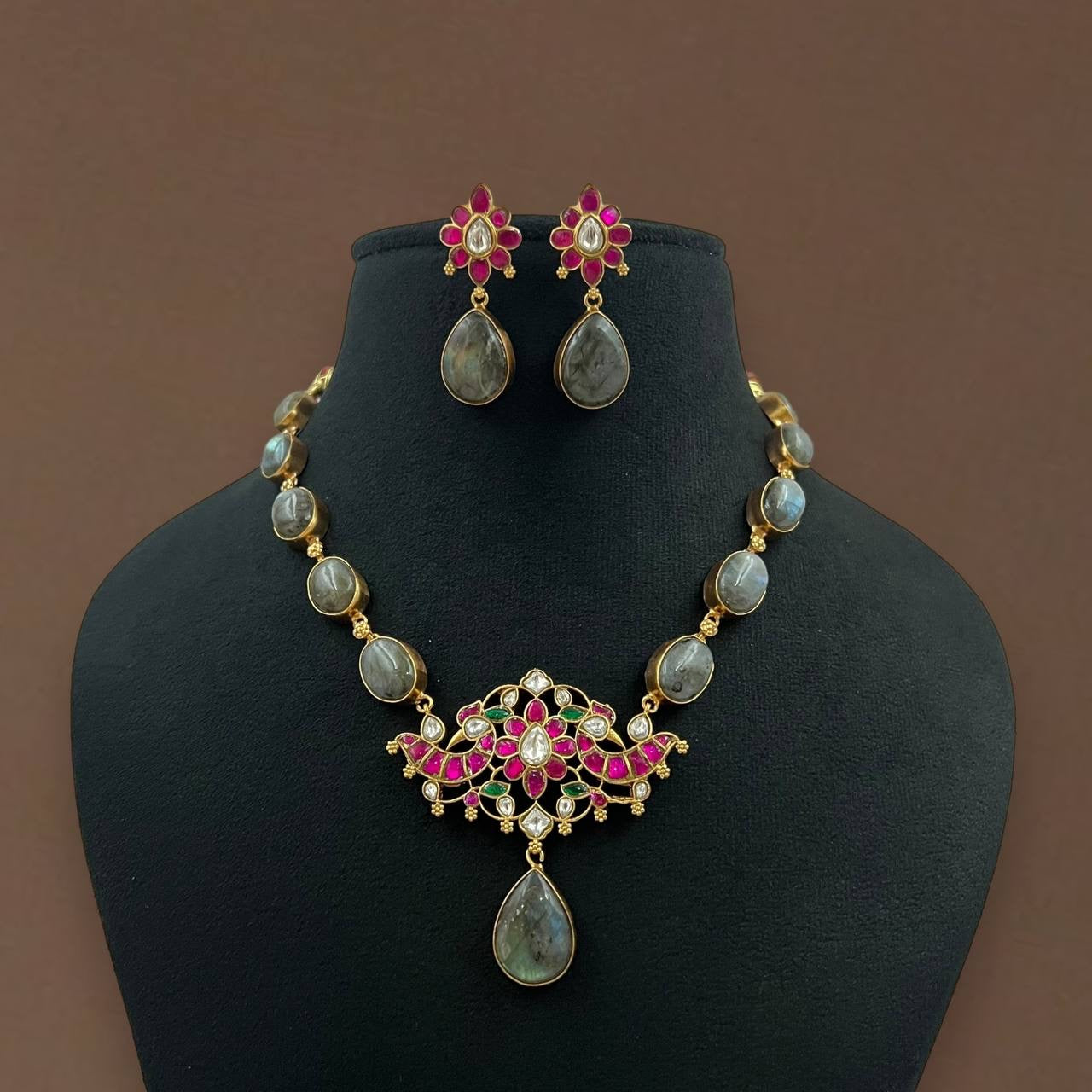 Evara Charm Necklace - Neckpiece