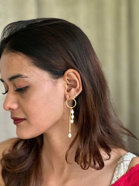 PEARL DOUBLE CHAIN EARRINGS - Earrings