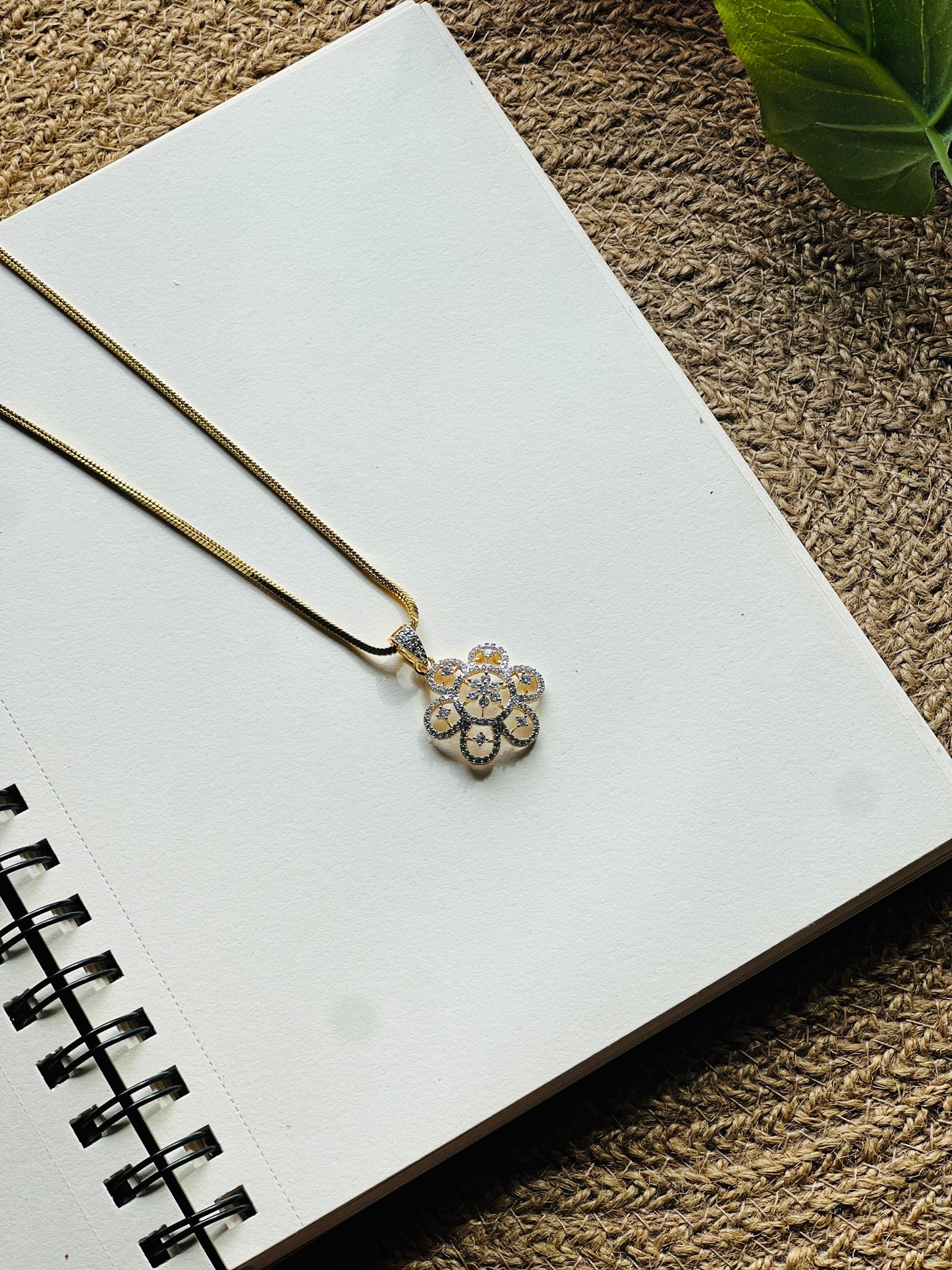 Noira Luxe Pendant Necklace