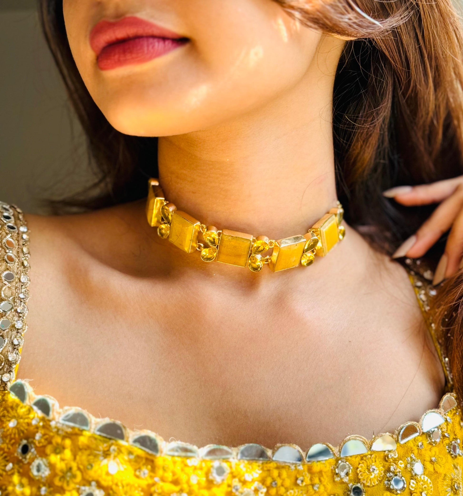 AMBER YELLOW CHOKER - Neckpiece