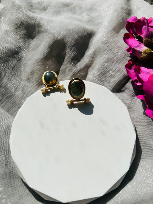 Vanika Pearl Bar Studs
