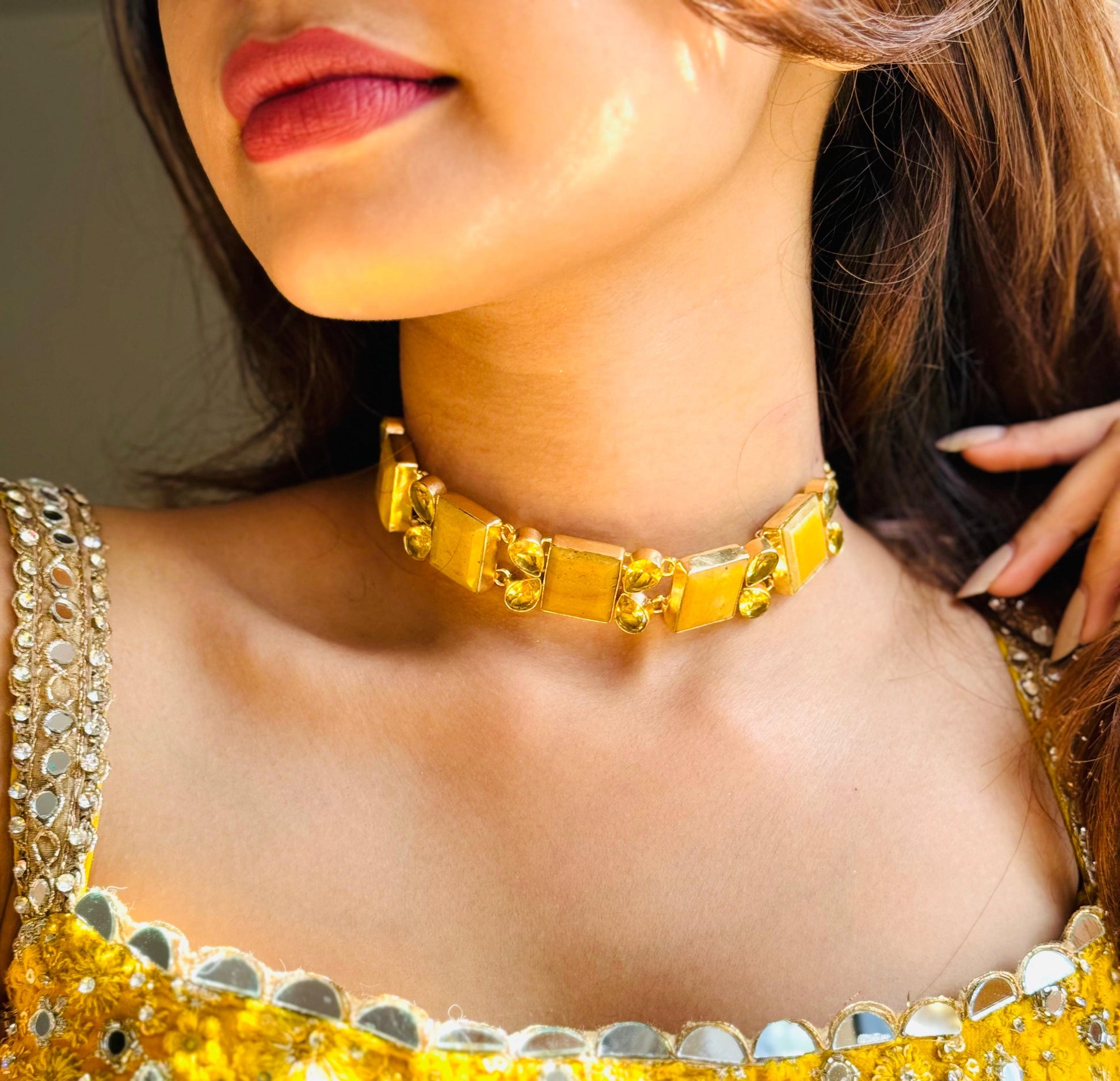 AMBER YELLOW CHOKER - Neckpiece
