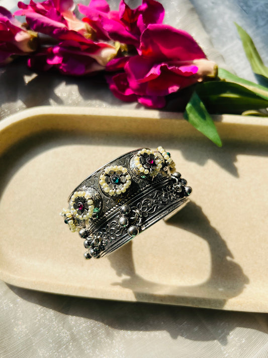 Noorika Rajvanshi Pearl Kada