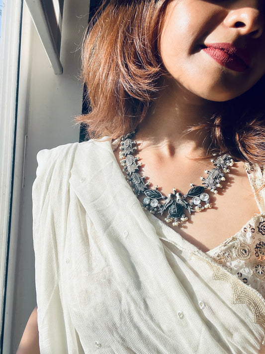 NISHKA BLACK STONE SILVER NECKPIECE - Necklaces