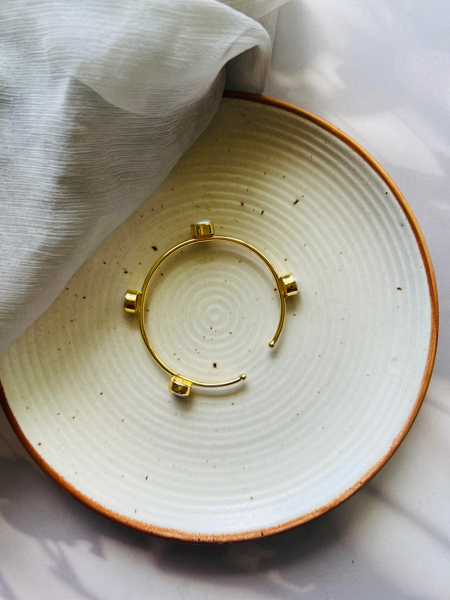 Golden Aura Pearl Bangle