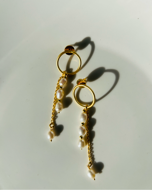 PEARL DOUBLE CHAIN EARRINGS - Earrings