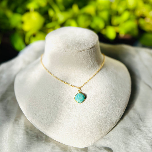 QUIENCE PENDANT STONE NECKPIECE - Neckpiece