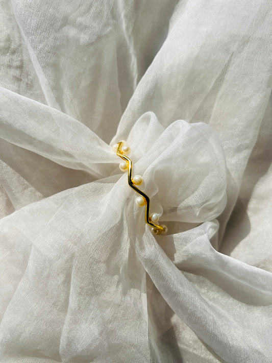 Zig zag Pearl Bangle - bangles