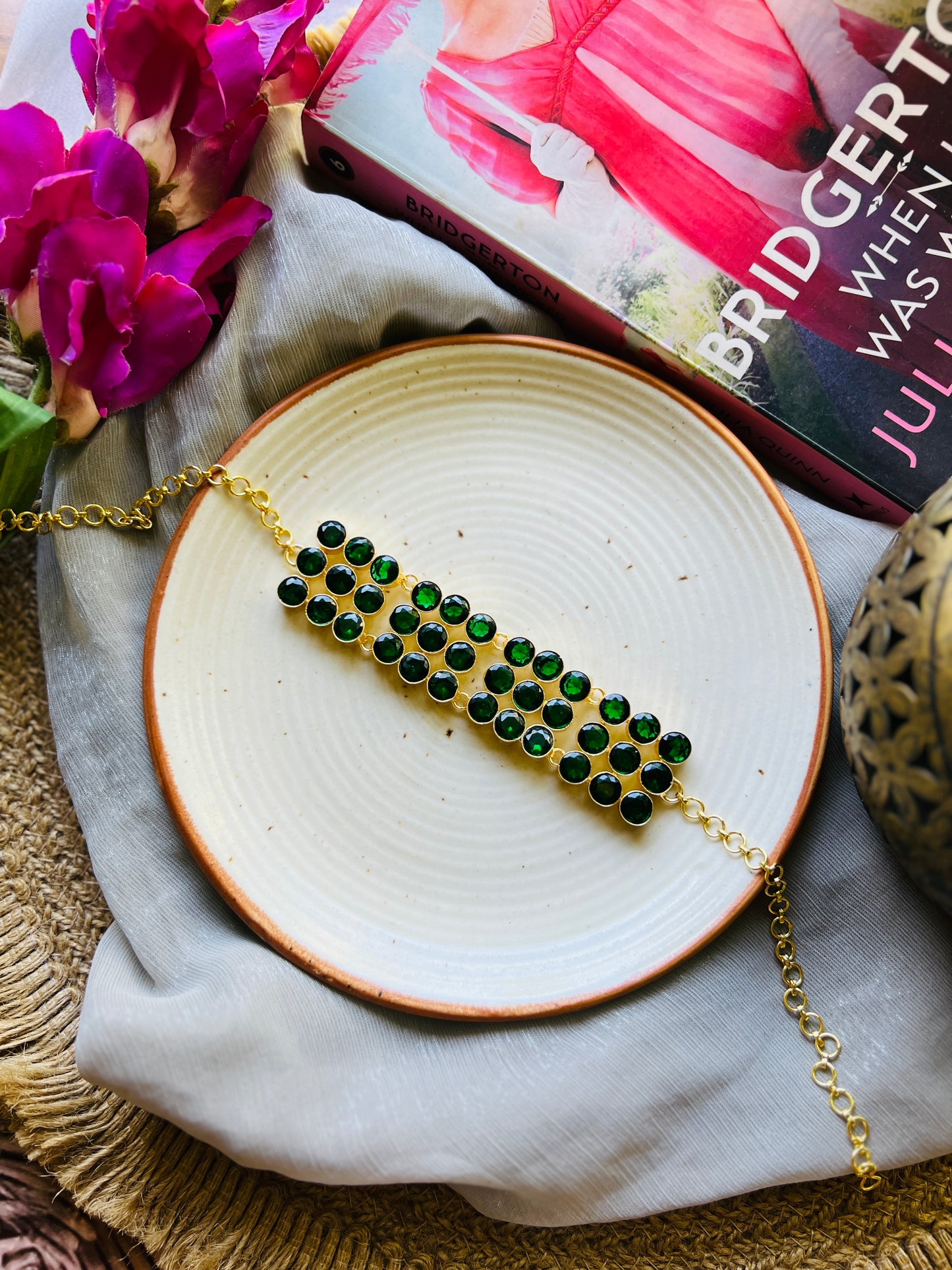 Valentia Royale Choker