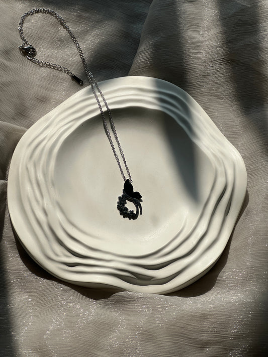 Noir Butterfly Neckchain - Neckpiece