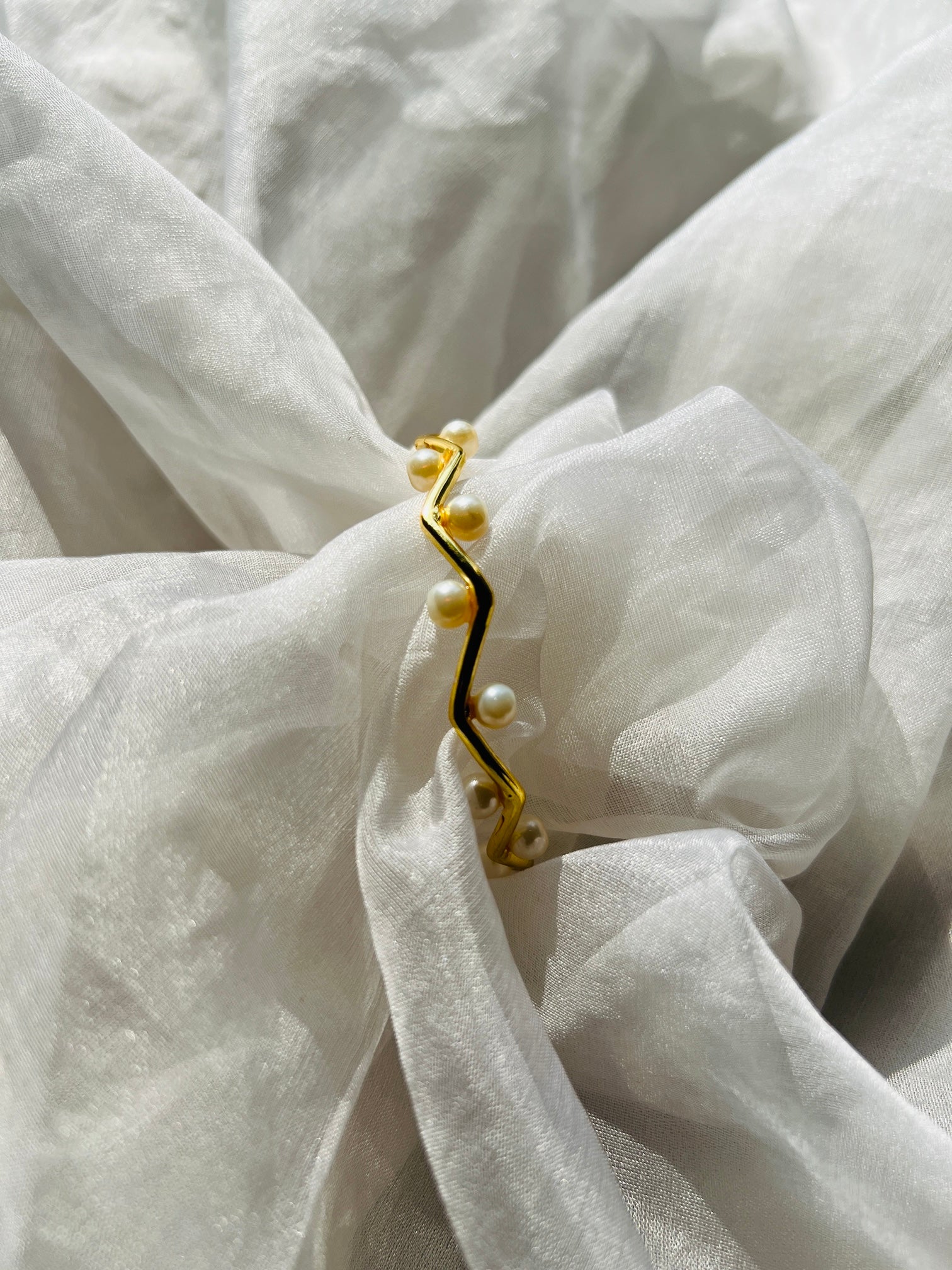 Zig zag Pearl Bangle - bangles
