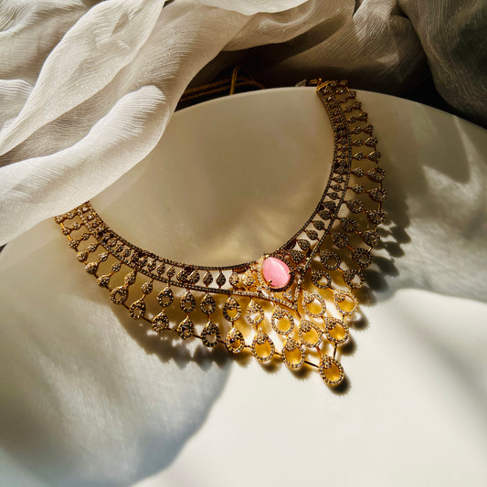 MINALI NECKPIECE - Necklaces