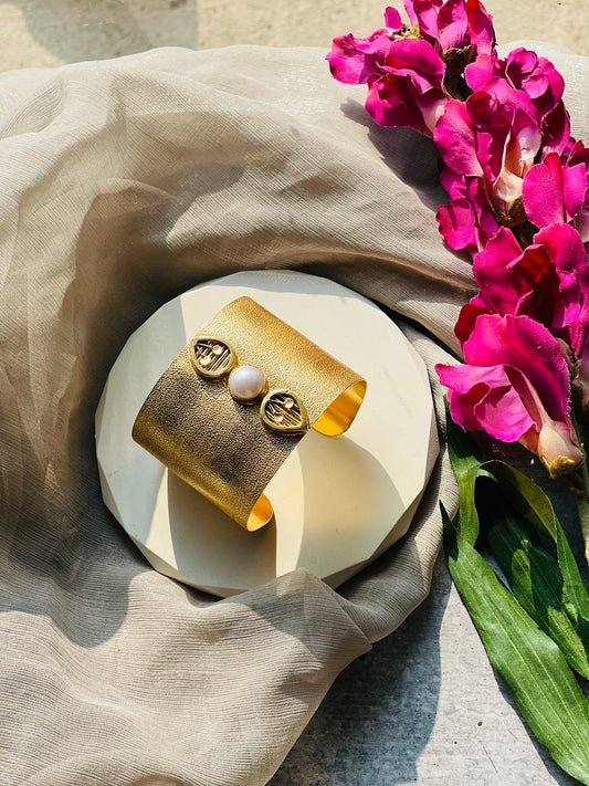 Regal Pearl Crest Cuff Bangle