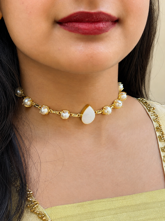 Luna Pearl Grace Necklace
