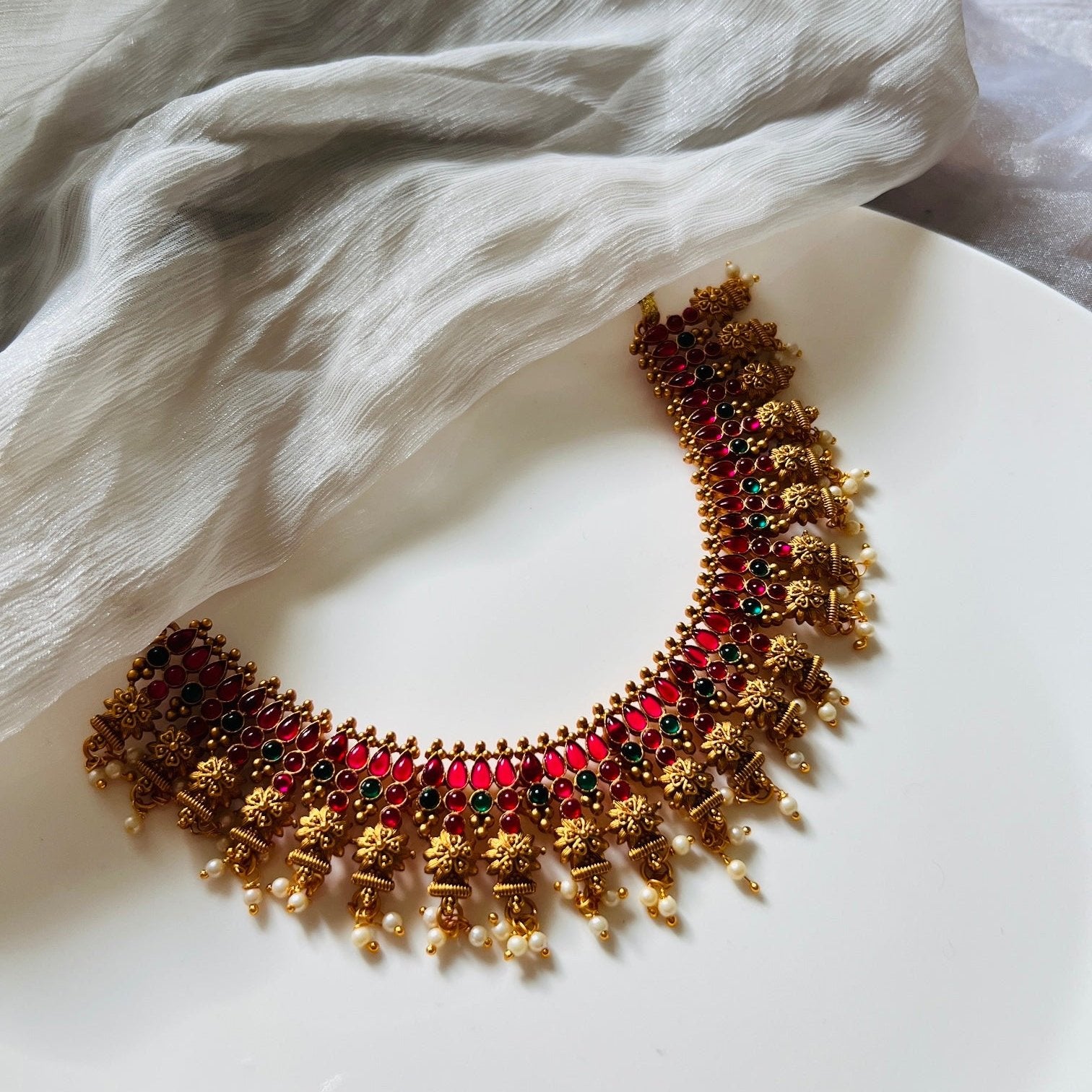 AMAARI GOLDEN PEARL NECKLACE - Neckpiece