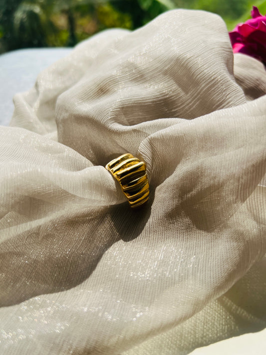 Aurora Ribbed Adjustable Ring