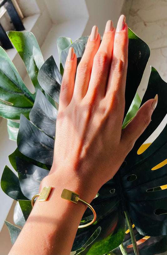 NOE GOLDEN ADJUSTABLE BANGLE - bangles