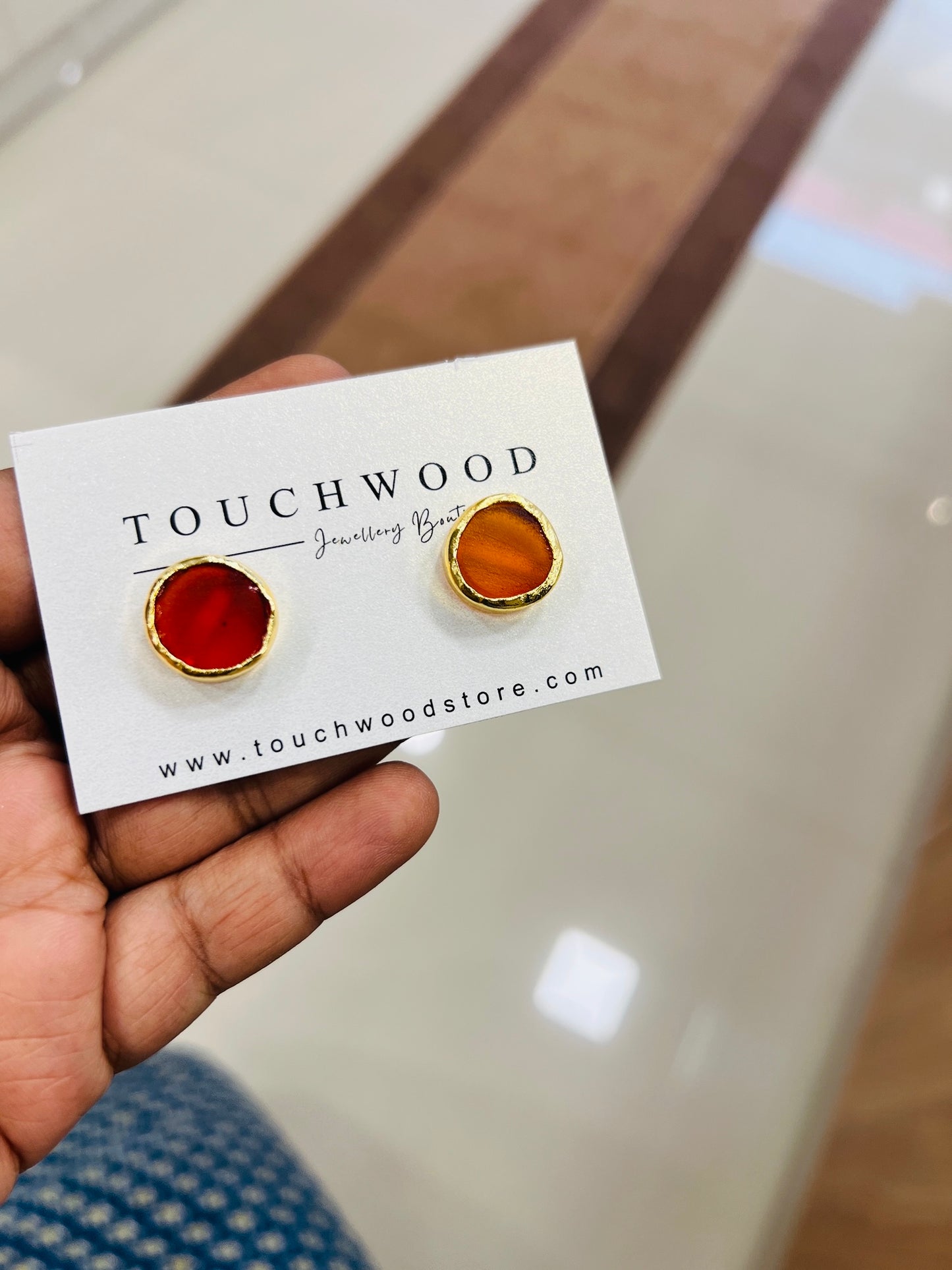 Lustre Studs