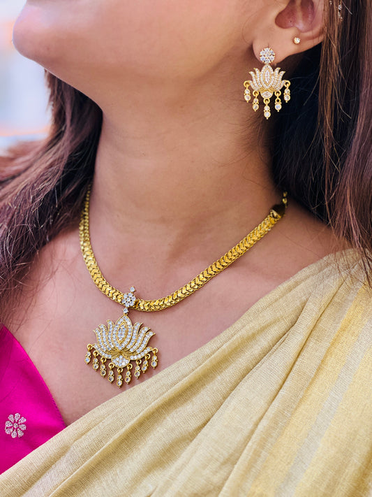Kamala Necklace Set