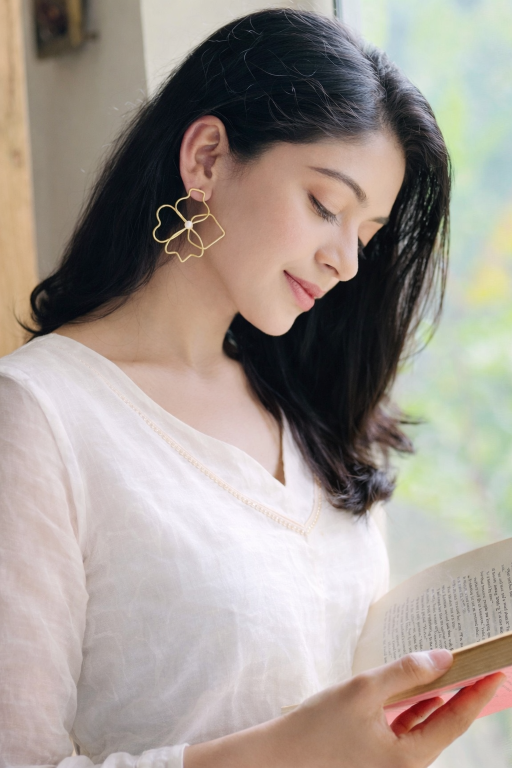 Lunaclora Studs