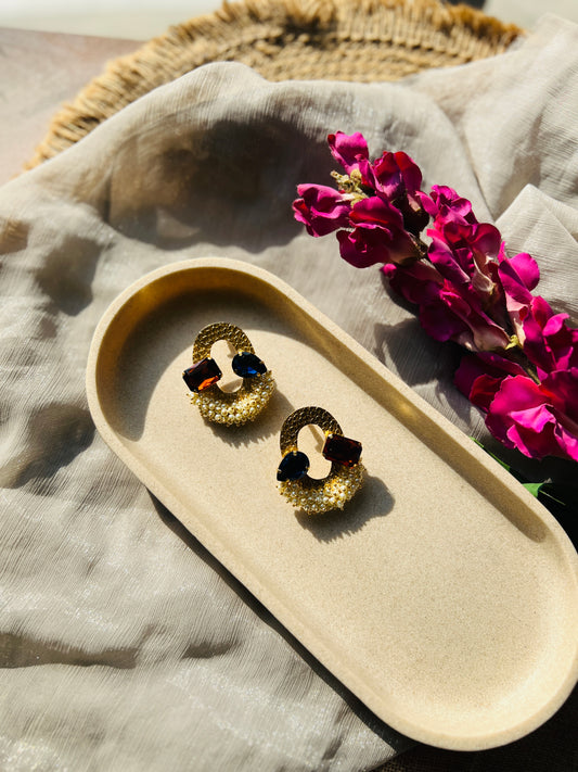 Noor Pearl Arc Studs