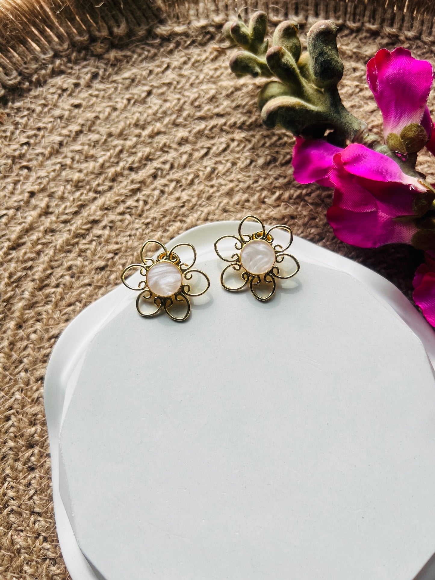 Svarna Bloom Earrings - Earrings