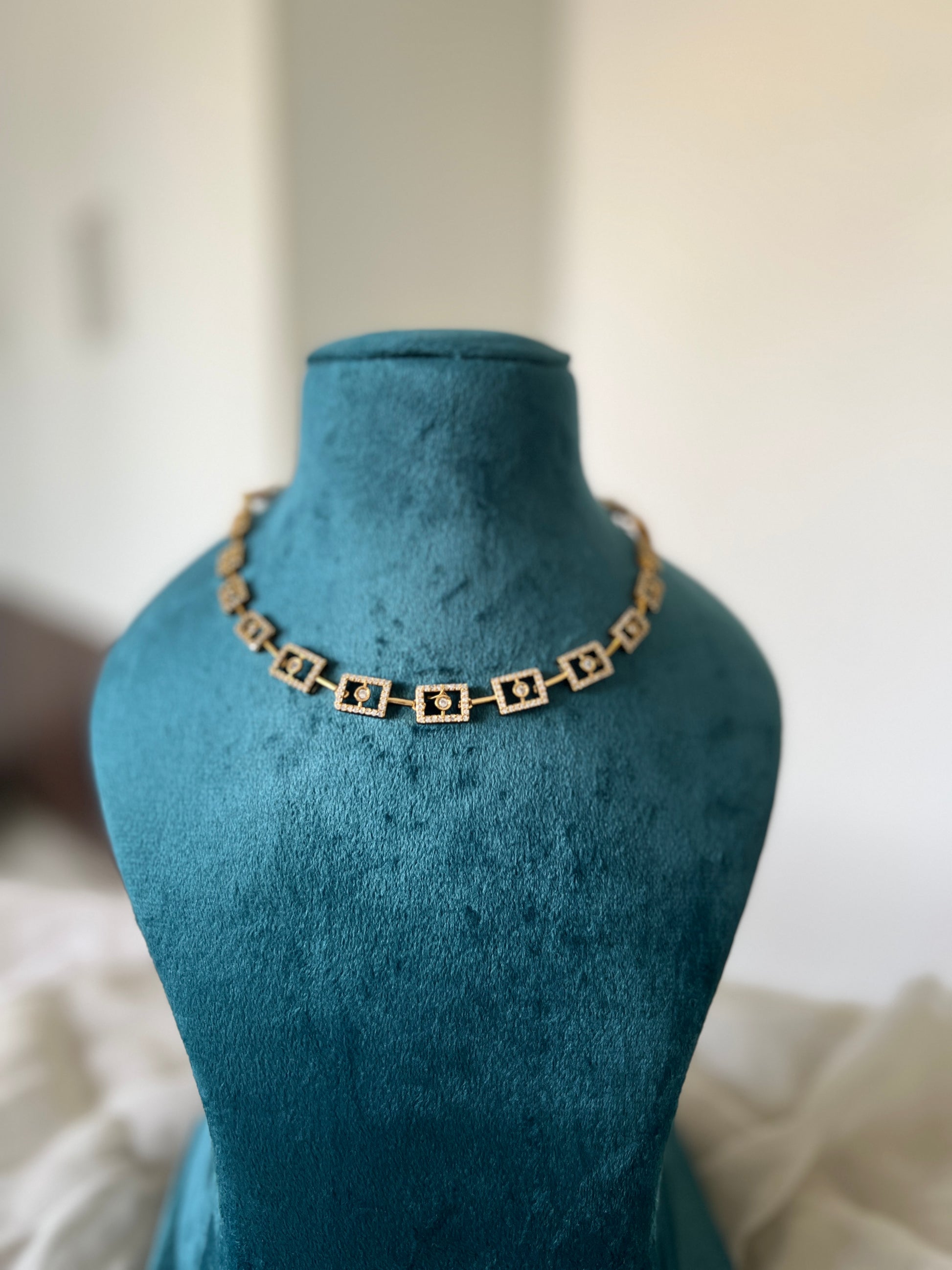 SADAA DIAMOND STONE NECKPIECE - Neckpiece