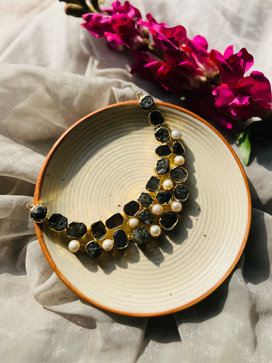 Labrodite Pearl Necklace - Neckpiece