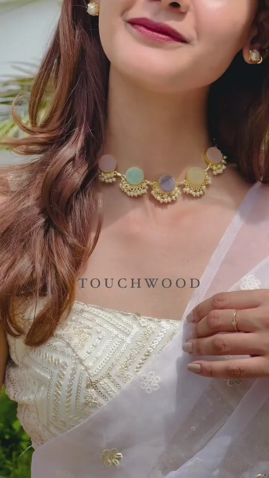 RAW STONE PEARL NECKPIECE