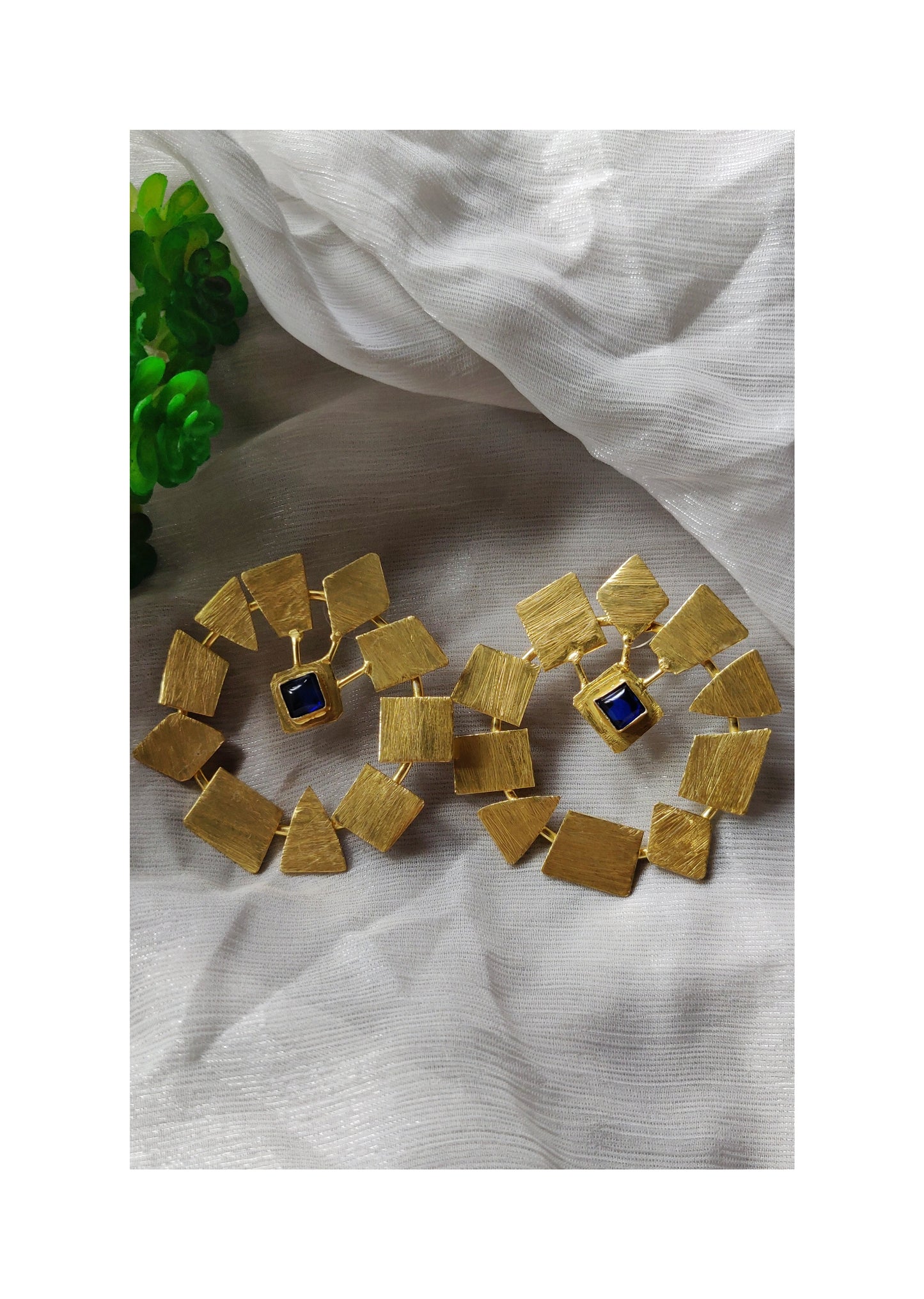 Geometrical Blue stone Neckpiece