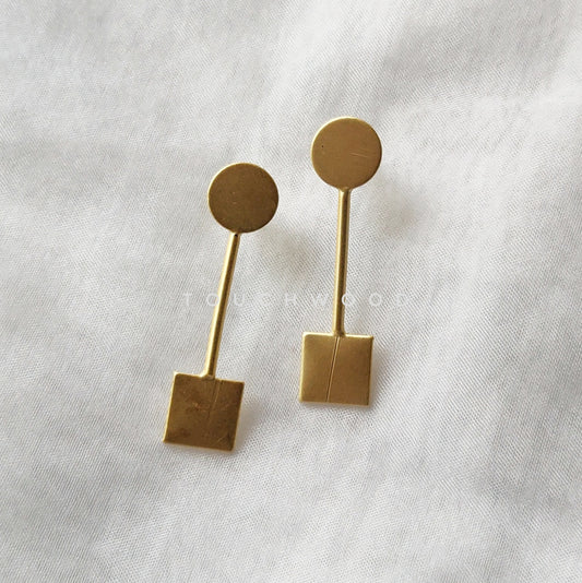 Golden Pendulum - Earrings