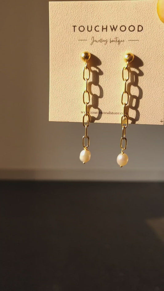 Pearl Chain Earring